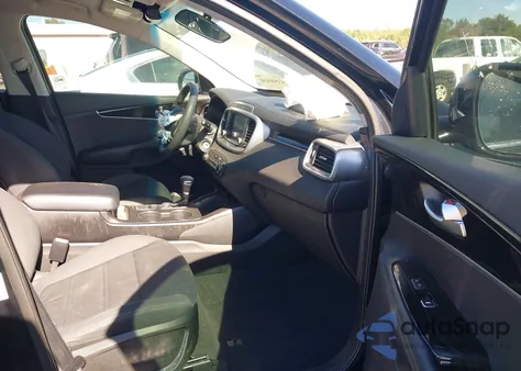 2019 Kia Sorento 2.4L Lx from USA, damaged, VIN 5XYPG4A39KG554094